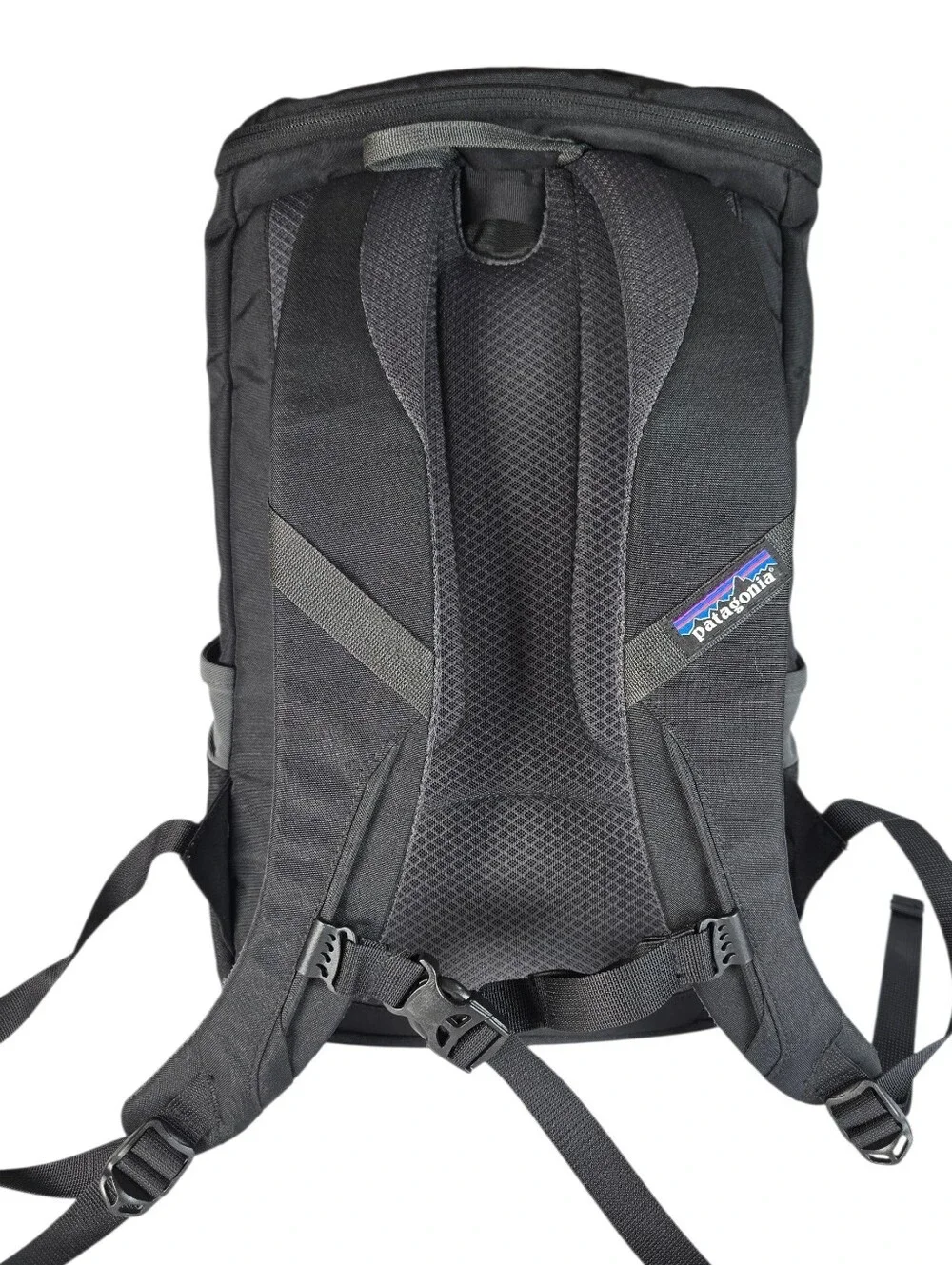NWOT Patagonia Two-Tone Black and Gray Yerba 24L Backpack Cabincore